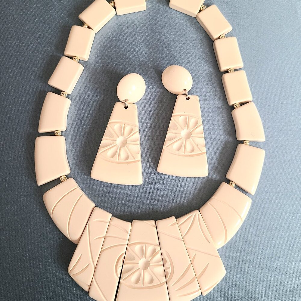 Vintage midcentury retro oversized plastic jewelry set.